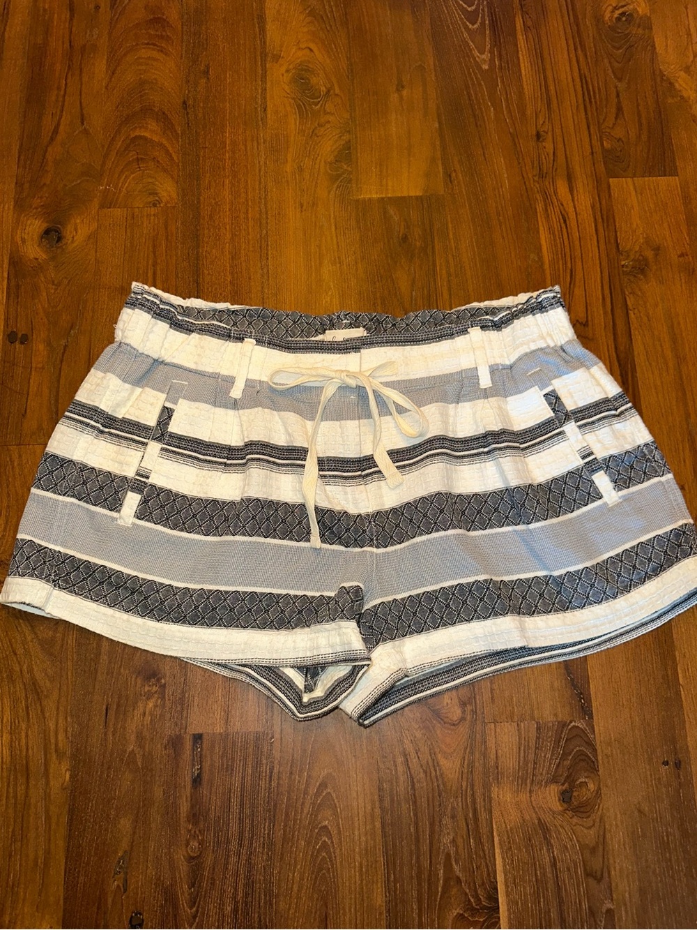 LOFT Lou & Grey Women’s Striped Drawstring Shorts Size Small.